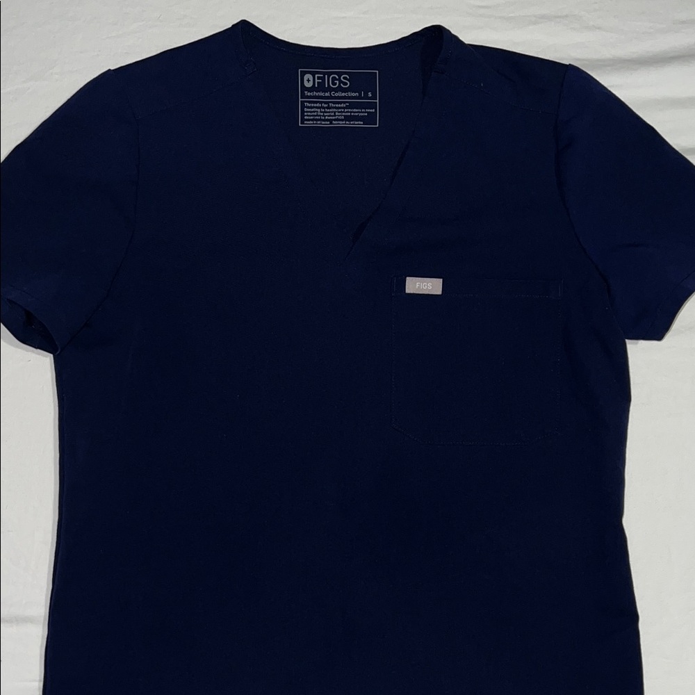 FIGS Scrub Set in Navy